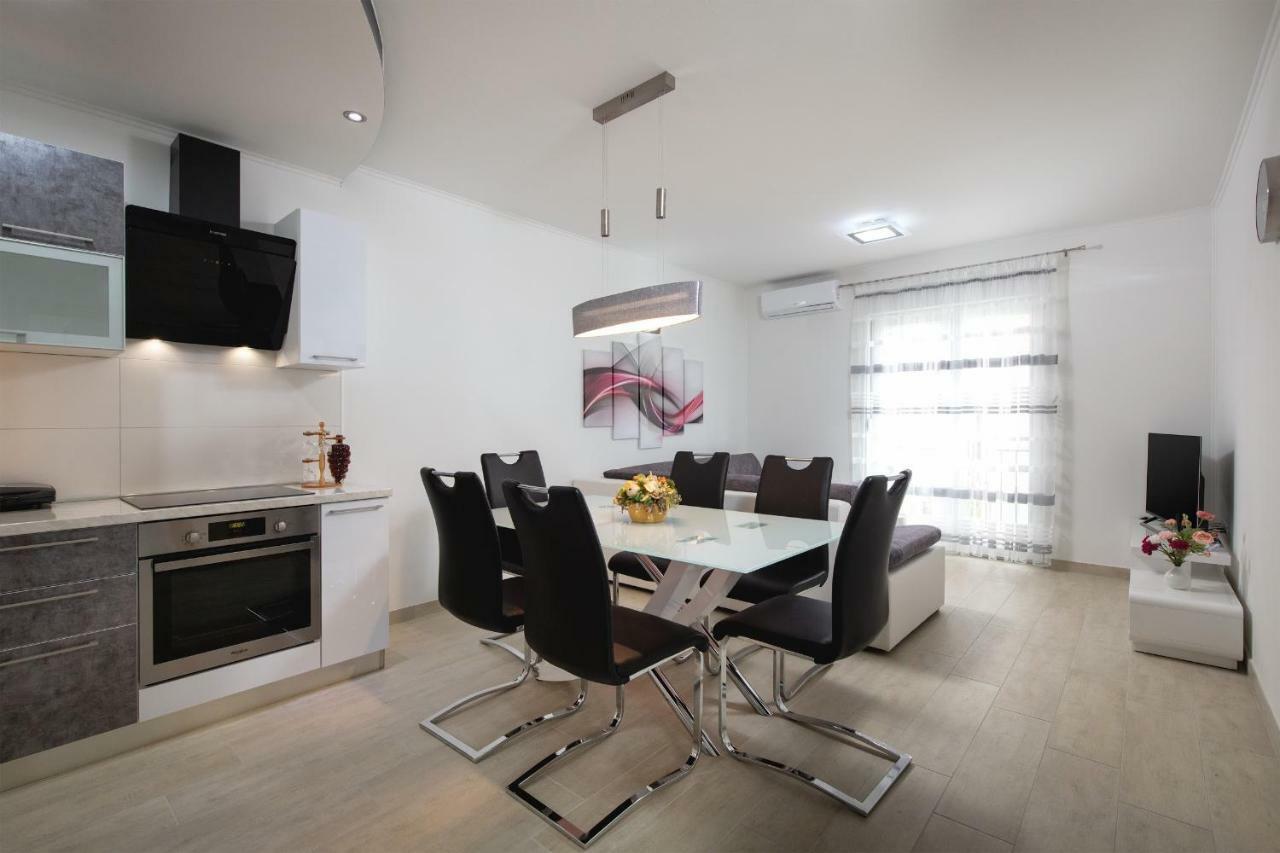 Villa Apartments Kordic Kastela Dış mekan fotoğraf